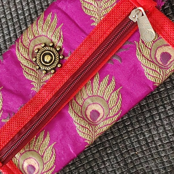 Handcrafted Elegant Indian Silk Purple and Red Brocade Envelope Peacock Feather - Picture 7 of 7